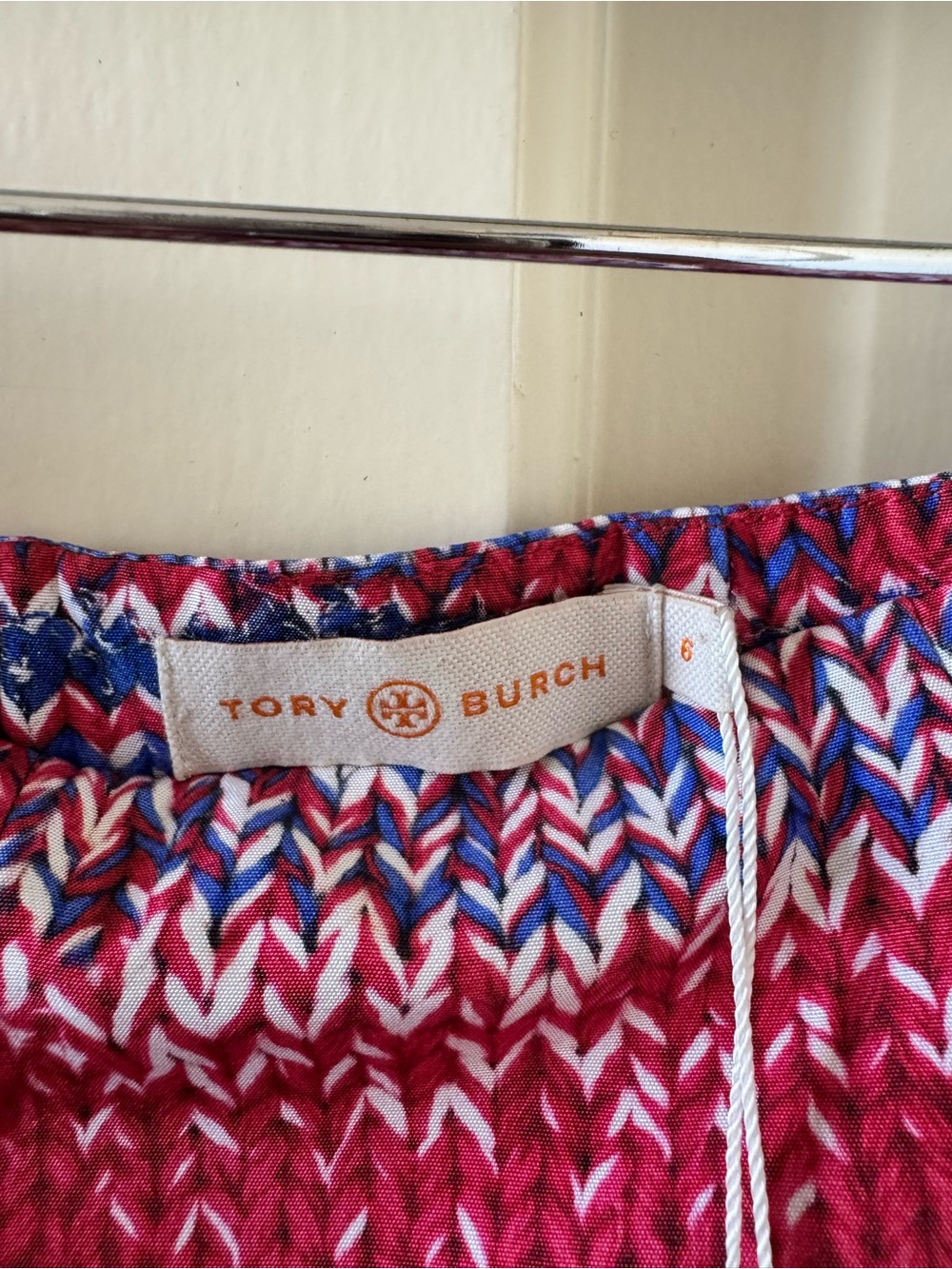 Tory Burch Silk A-line skirt, size 6 NWT - Picture 3 of 6